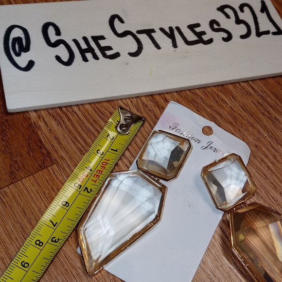 NEW Crystal Dangling Earrings - Picture 2 of 3